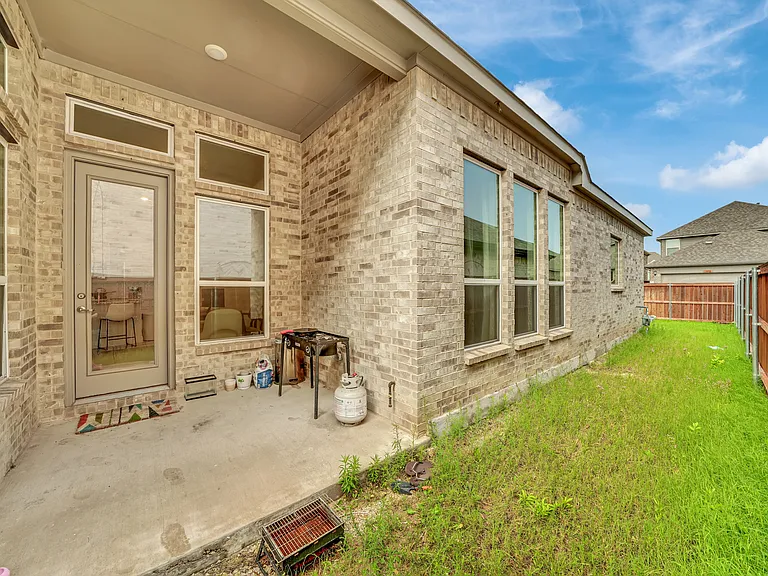 1505 Verbena Ln — Photo 24