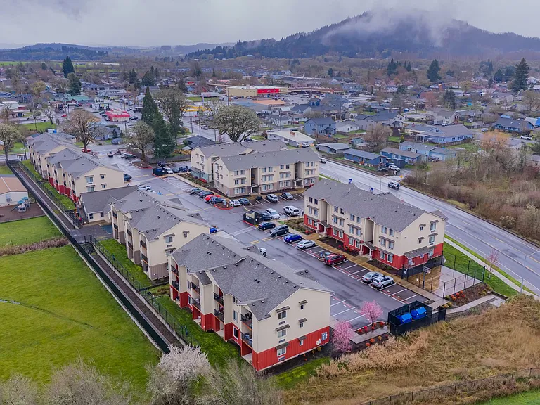 Oak Springs Apartments — Photo 62