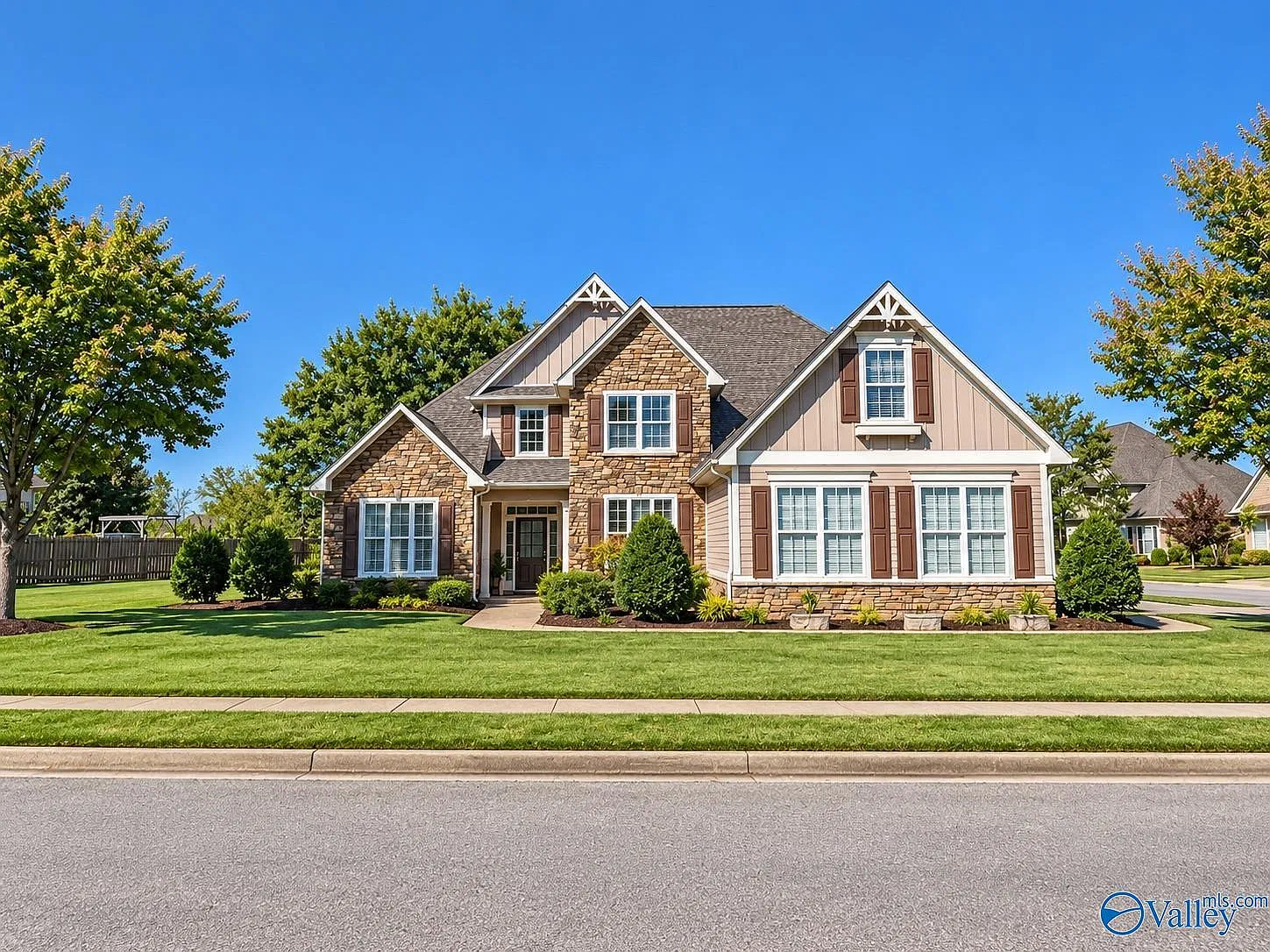 5 bed, 3.0 bath, 3082 sqft, $2,900 — Photo 1