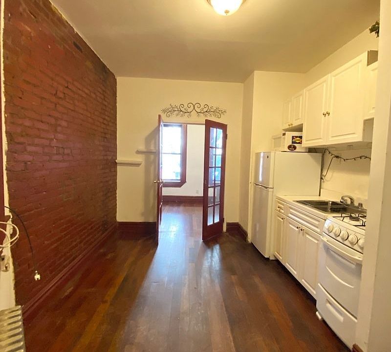 1st image of 336 E 5th St #3R