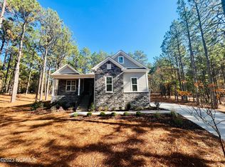 510 Longleaf Dr, West End, NC 27376