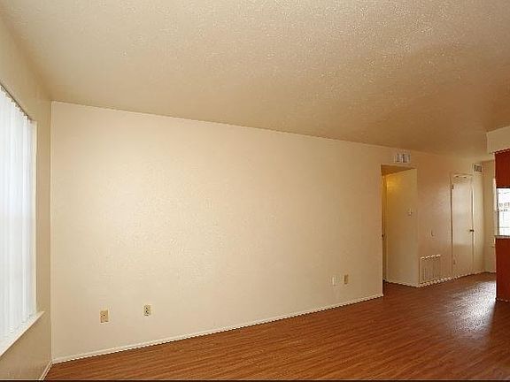 4th image of 11331 Newkirk St APT 1040