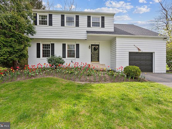 4th image of 15 Marshall Cir