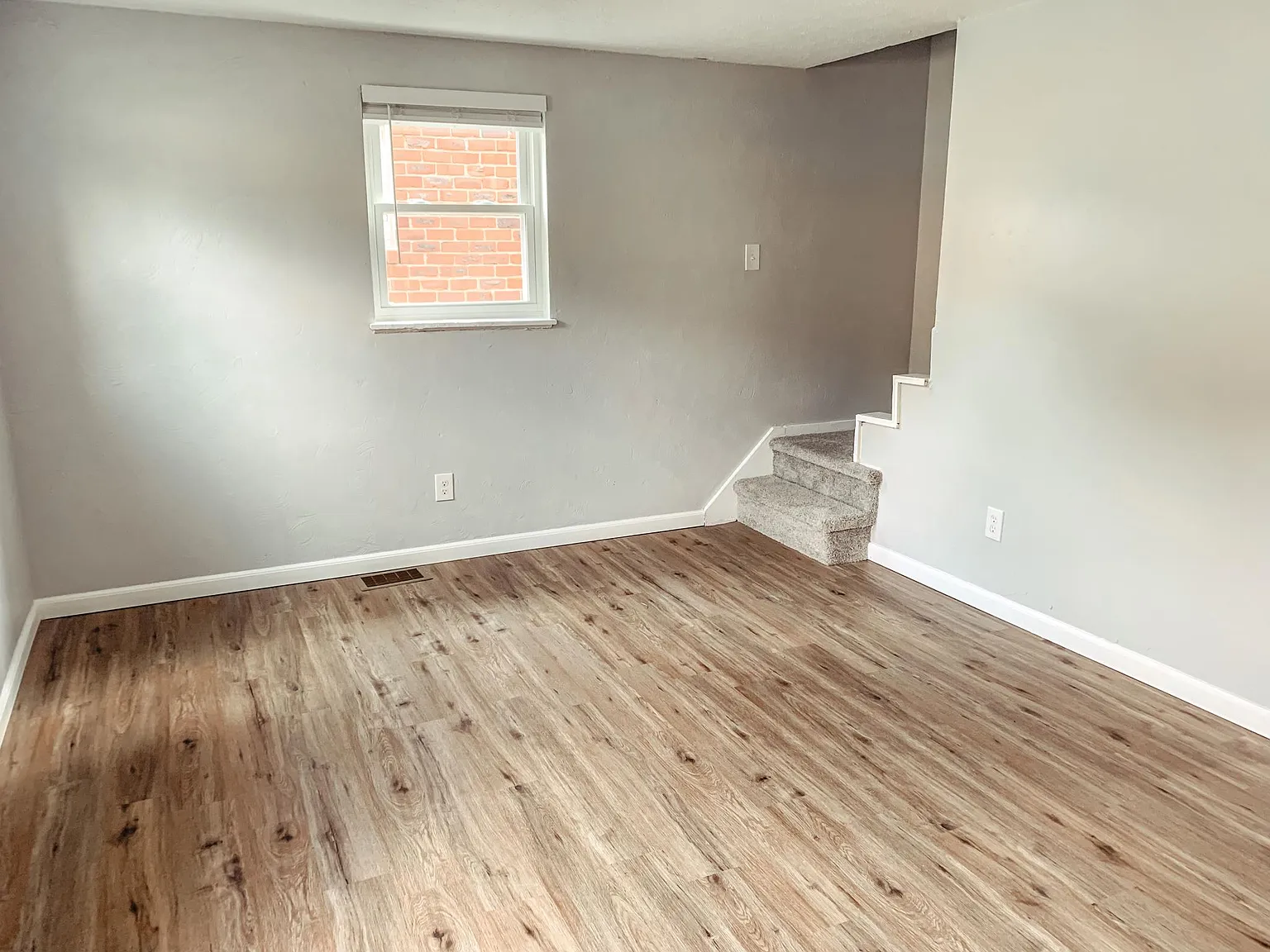 2 bed, 832 sqft, $1,100 — Photo 2