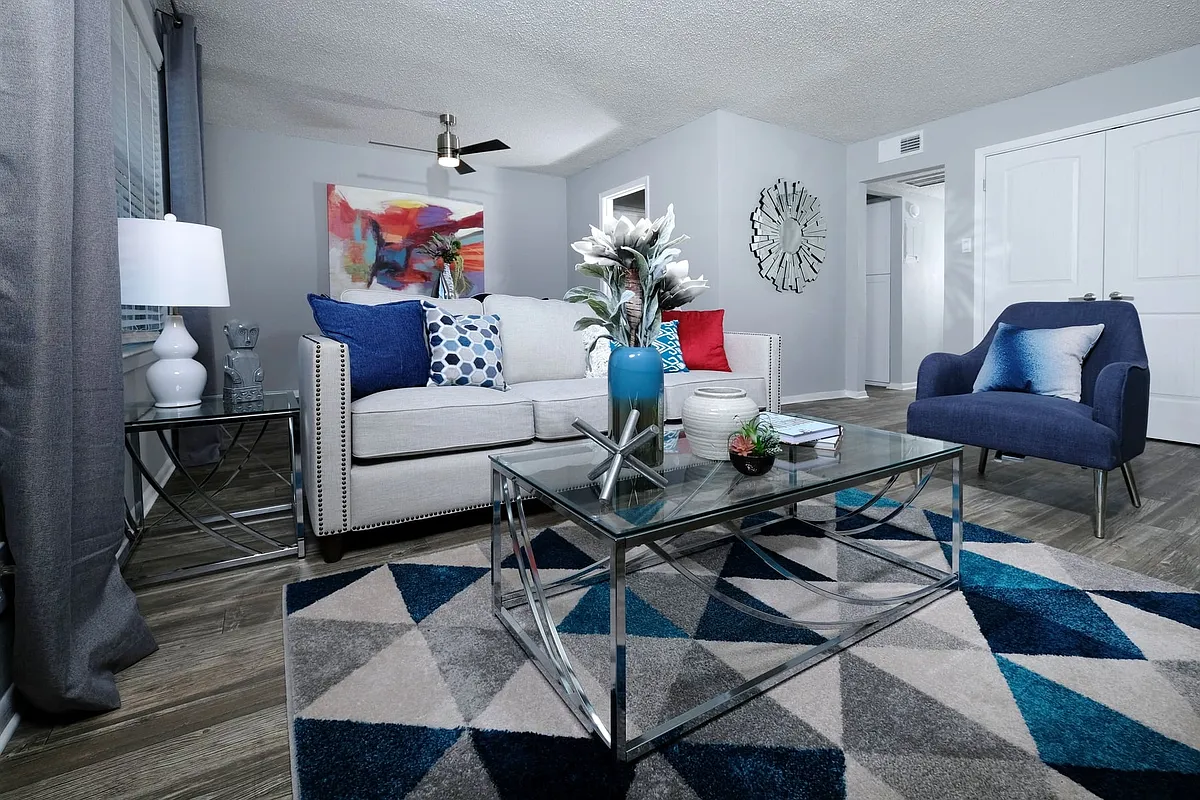 Living Room - Stadium 700