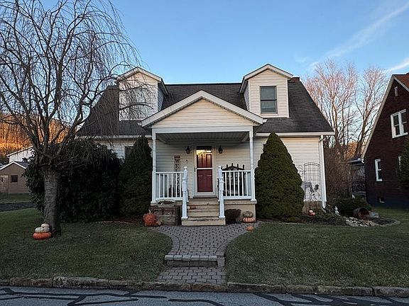 2nd image of 162 Orchard St