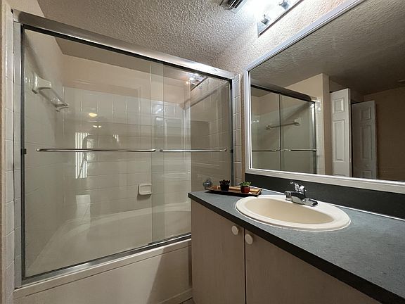 4th image of 1612 Belmont Ln #172