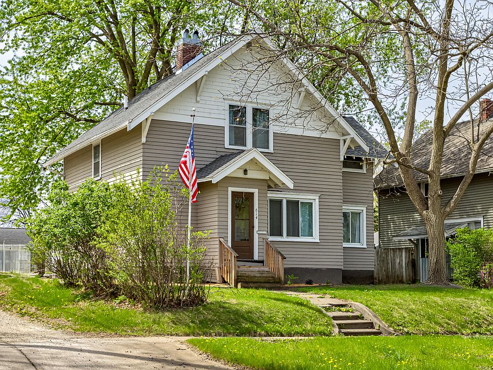 1st image of 614 Mamie Eisenhower Ave