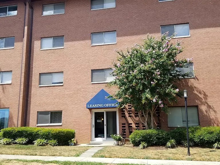 Carlyn Hill Apartments — Photo 2