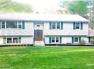 12 Briarwoods Ter, Trumbull, CT 06611