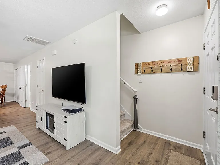 1404 Old Folkstone Rd #7 — Photo 7