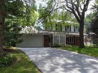 1209 Lyn Rd, Bowling Green, OH 43402