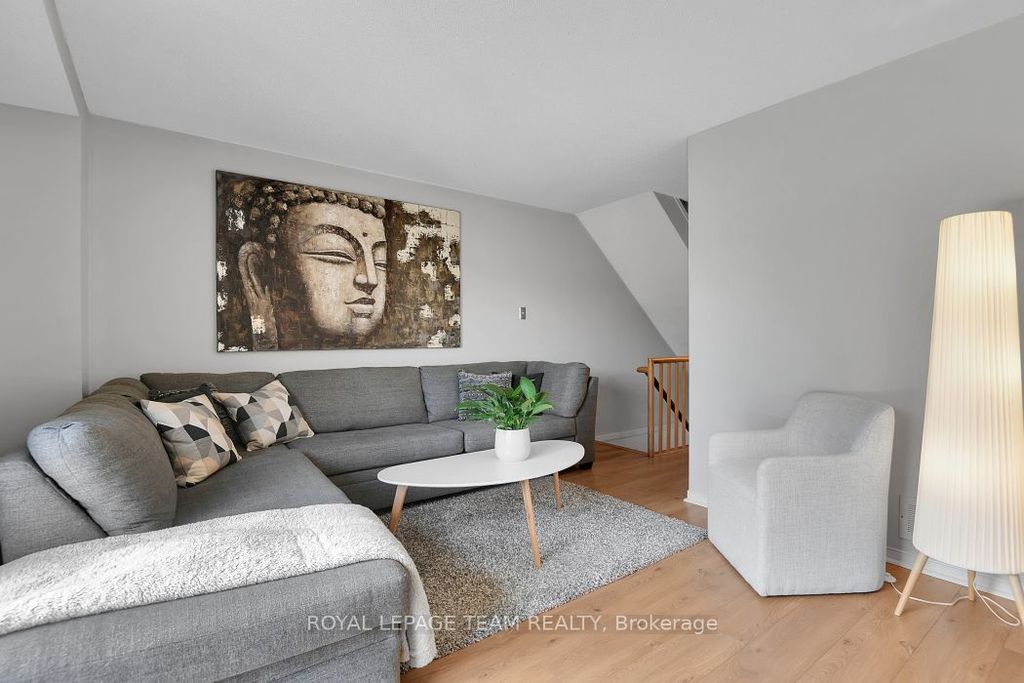 1443 Caravel Cres, Ottawa, ON - View 5