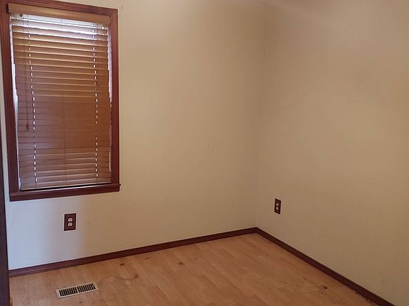 5th image of 3627 E 35th Ave