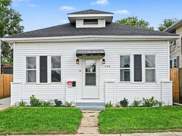 1628 Catalpa Ave, South Bend, IN 46613