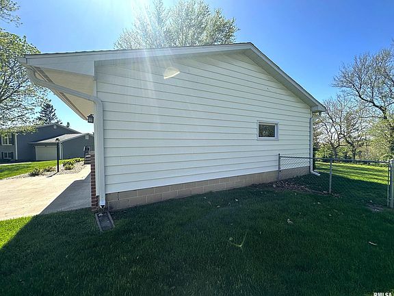 2nd image of 4367 Westport Cir