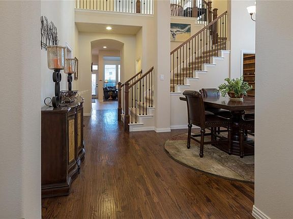 2nd image of 1613 Golf Club Dr