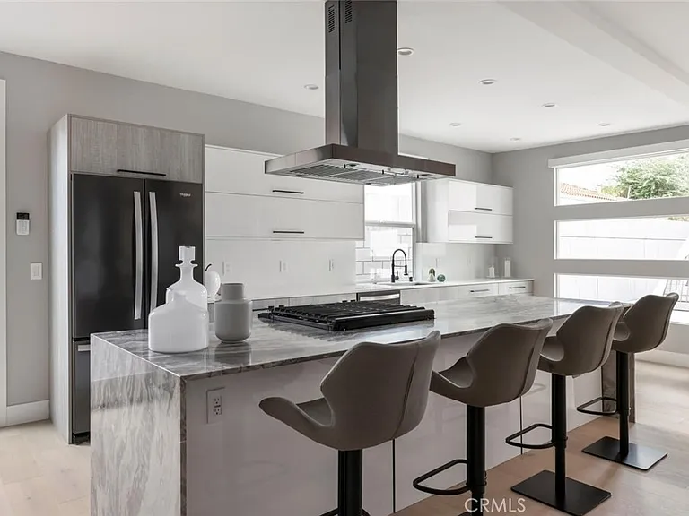 4731 Topanga Canyon Blvd — Photo 6