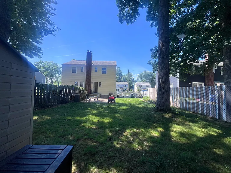 228 Windsor Ave — Photo 34
