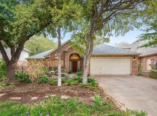 6431 Parkmont Dr, Arlington, TX 76001