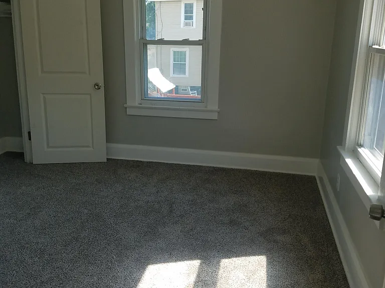 201 Marion Ave — Photo 7