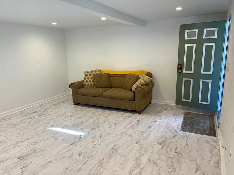 165 Summit St — Photo 4