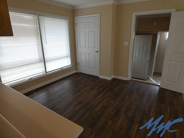 822 Kirkwood Ave — Photo 6