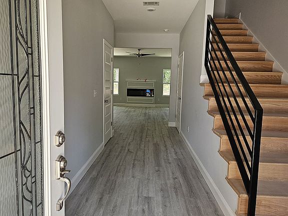 2nd image of 238 Wood Oak Cir