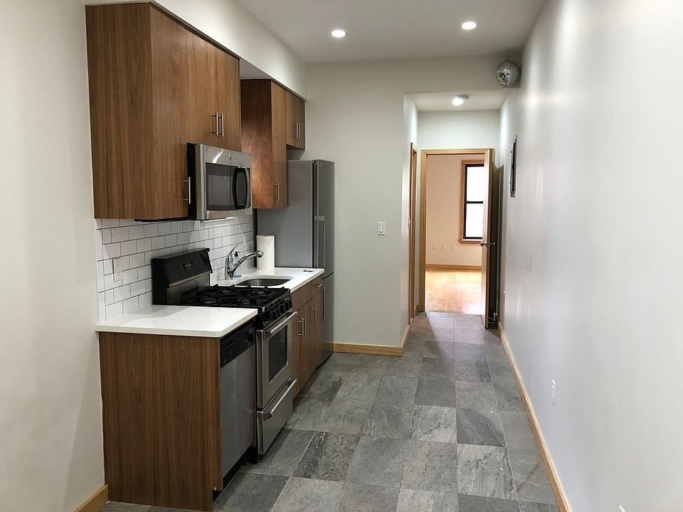 1st image of 119 Baxter St #11A