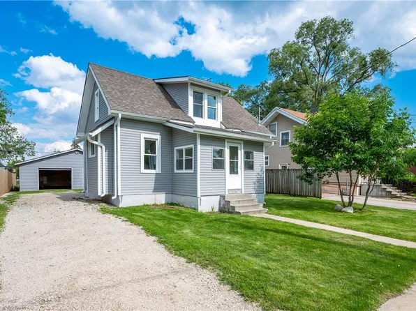 1523 E 23rd St, Des Moines, IA 50317