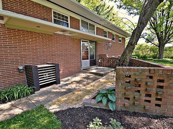 5th image of 260 N Belmar Dr