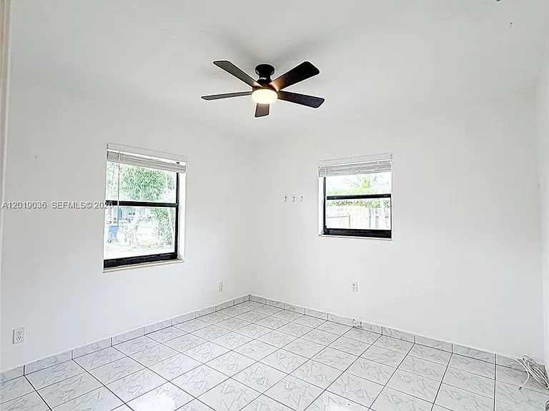240 NW 36th St — Photo 12