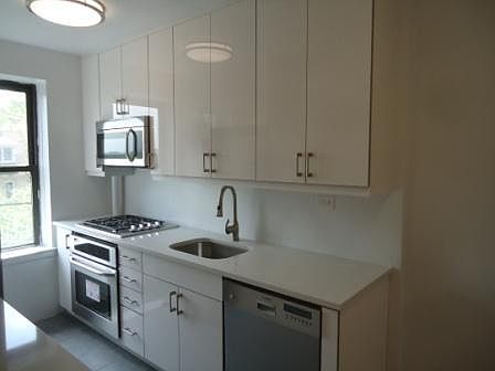 3rd image of 445 W 240th St APT 2N