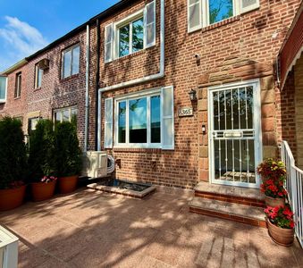 6365 76th St, Flushing, NY, 11379