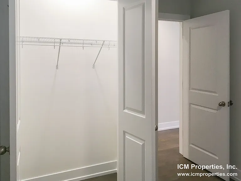 4930 N Oakley Ave #1 — Photo 6