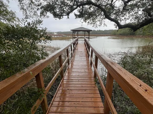 2407 Edisto Ferry Rd, Edisto Island, SC 29438