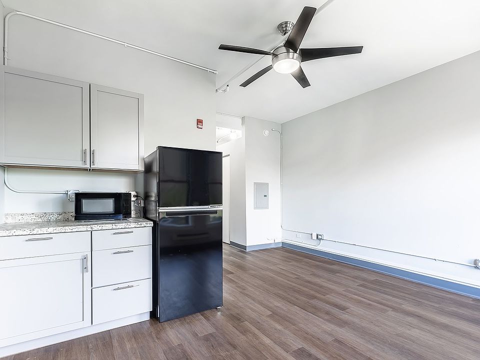 1st image of 5401 S Cornell Ave #303