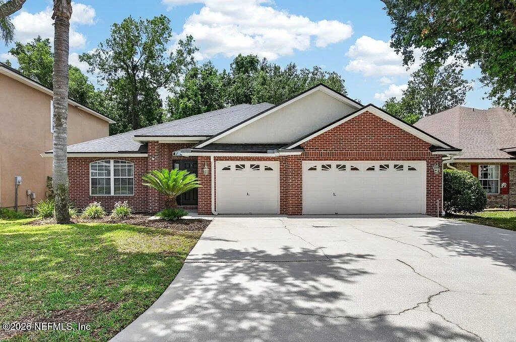 4 bed, 3.0 bath, 2285 sqft, $2,700 — Photo 1