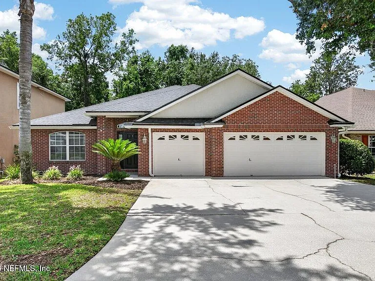 1634 Majestic View Ln — Photo 1