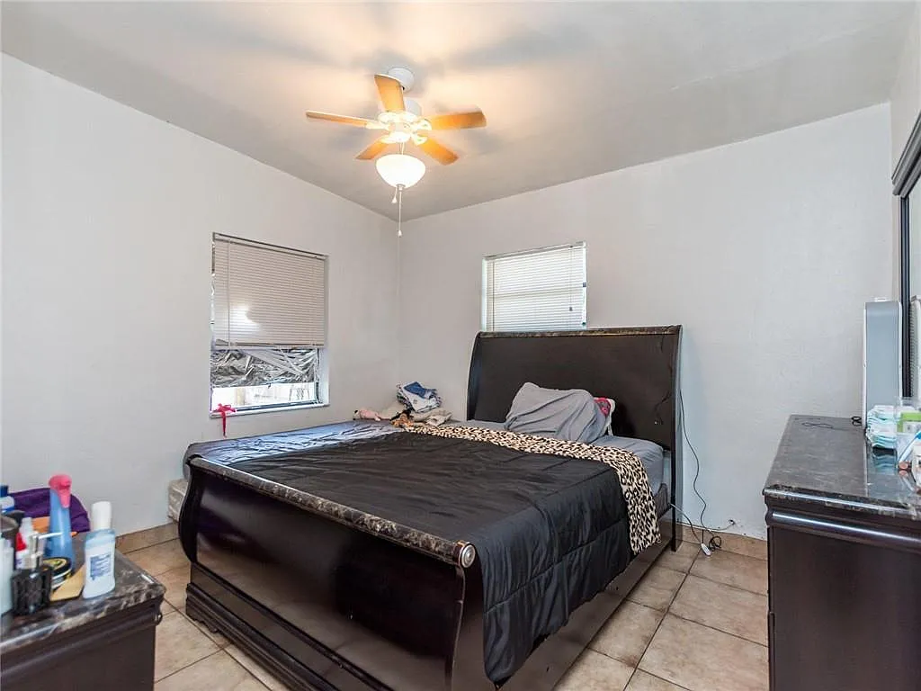 204 Northwest 28th Avenue - 1 — Photo 4