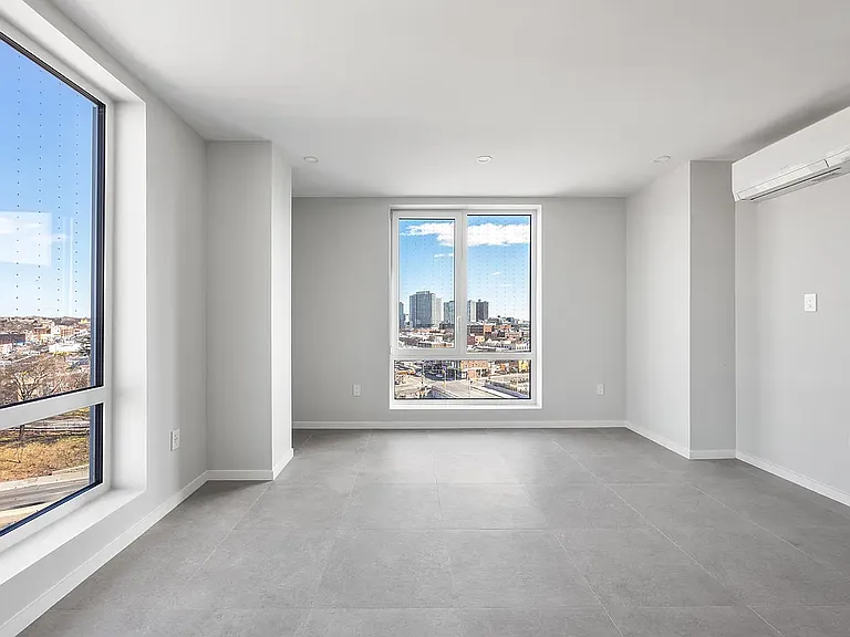 13277 Metropolitan Ave #5I — Photo 4