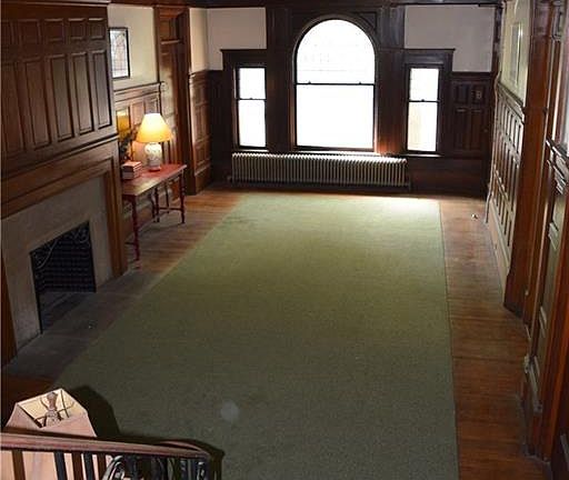 4th image of 721 W Ferry St