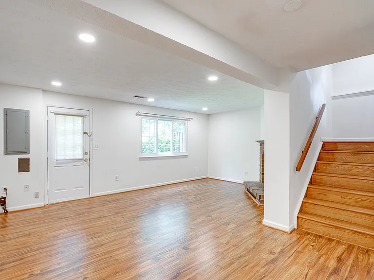 1604 Barnstead Dr — Photo 28