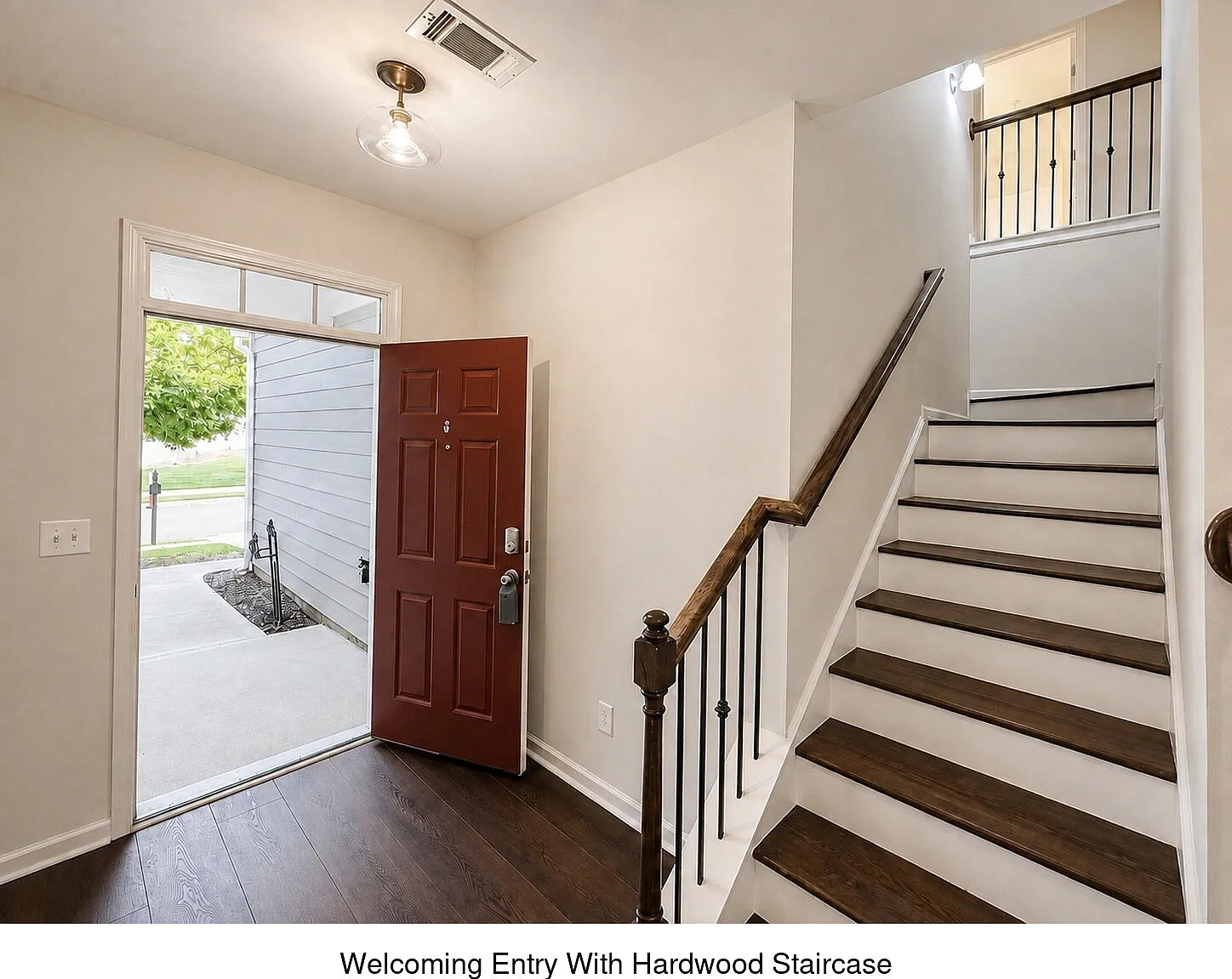 3 bed, 2.5 bath, 2158 sqft, $2,350 — Photo 2