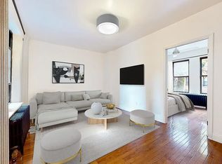 3115 32nd St APT 2, Astoria, NY 11106
