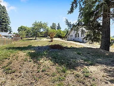 612 N State St — Photo 5