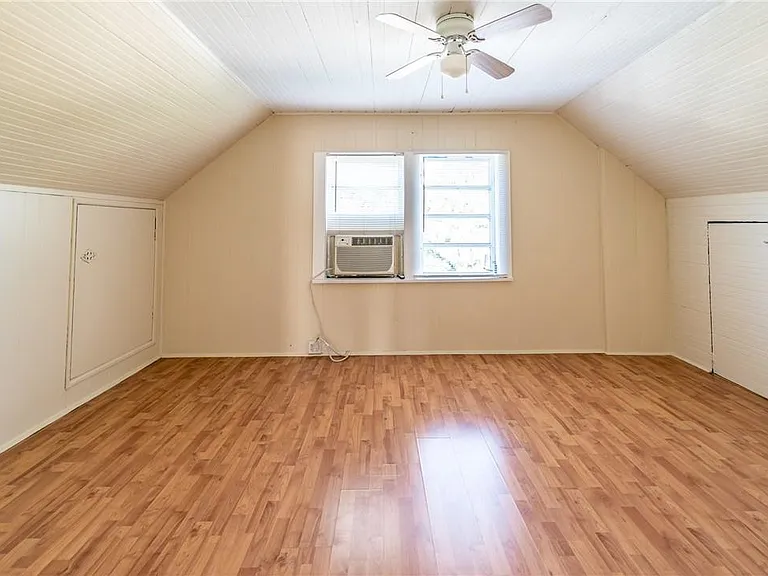541 NE 2nd Ave #B — Photo 6