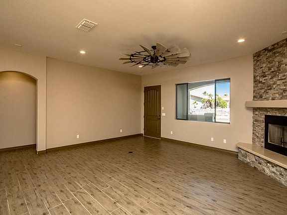 4th image of 1808 Deer Run Dr