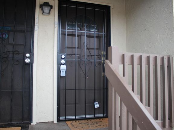 2nd image of 615 Vine St Unit 9