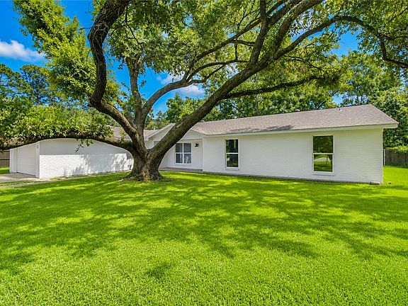 4th image of 5411 Logston Ln